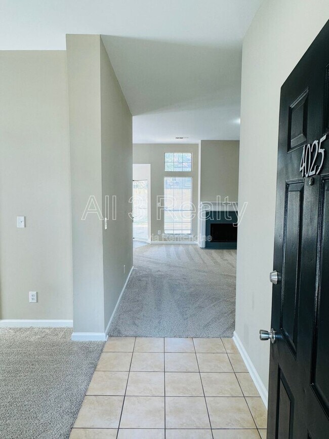 Photo - 4025 Oak Shadow Ln