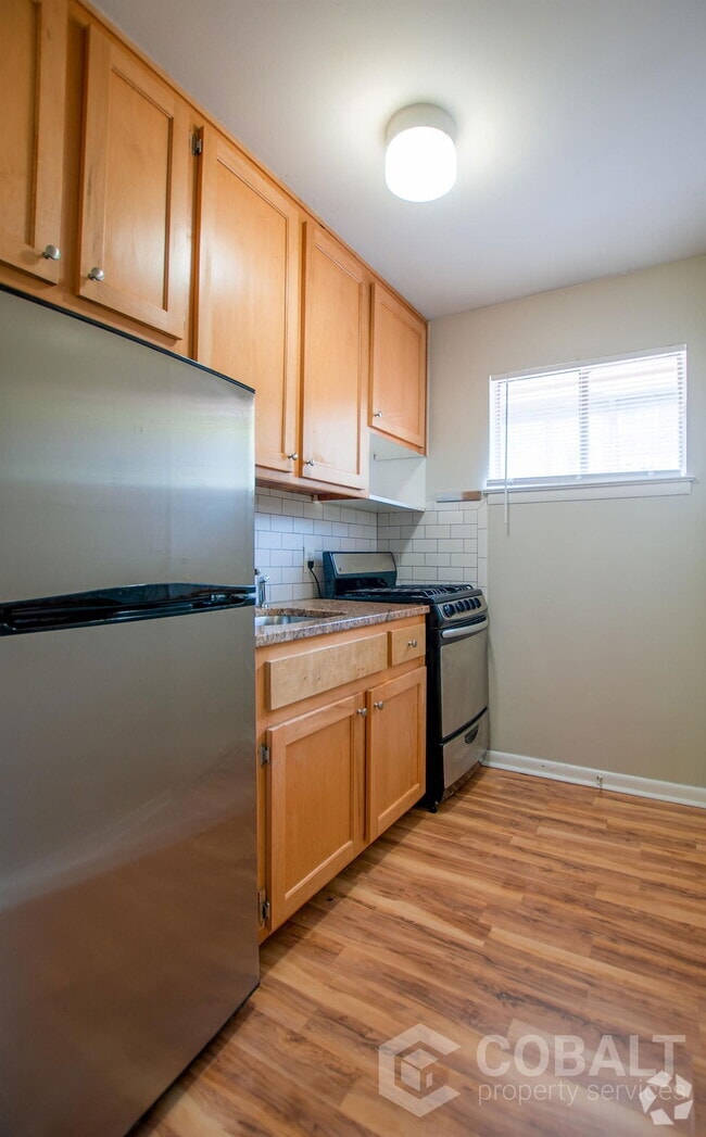 Building Photo - 905 Greenwood Ave NE Unit 7 Rental
