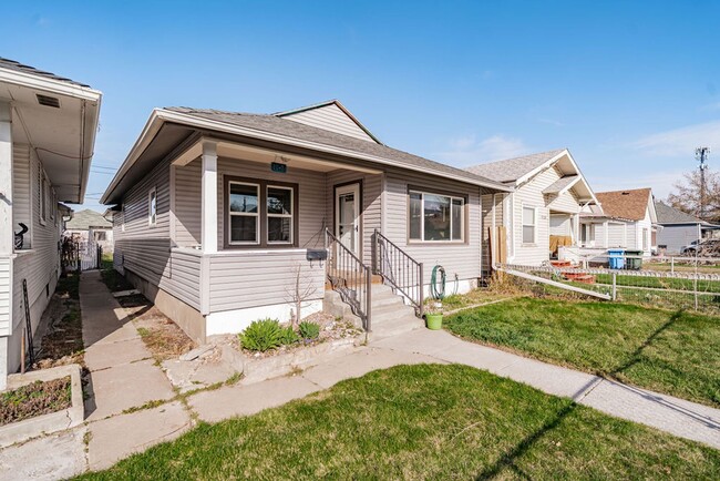 Photo - 3 bed 1 bath home recently renovated.