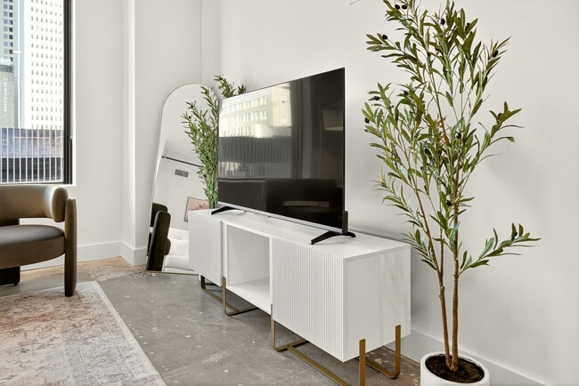 Building Photo - 400 S Main St Unit ID1322466P