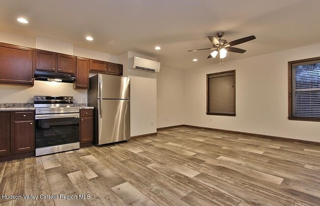 81 Connelly Rd