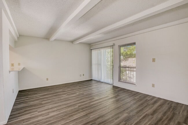 Oaks Apartments
