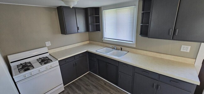 Photo - Freshly Updated Interior! 2 Bed 1.5 Bath Home - Alexandria IN