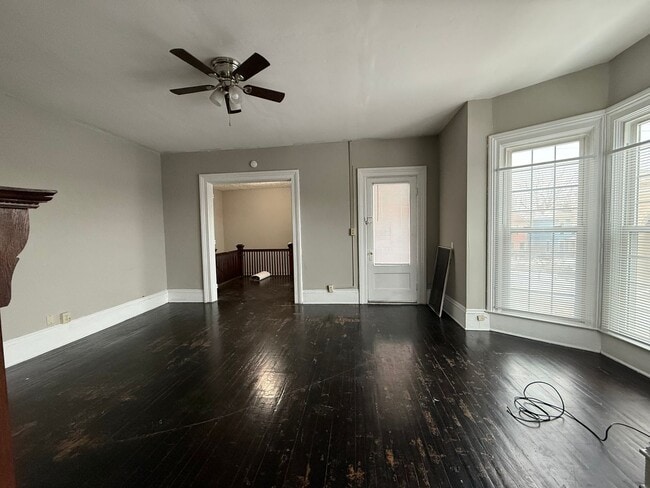 Photo - 321 W Charles St Unit 2