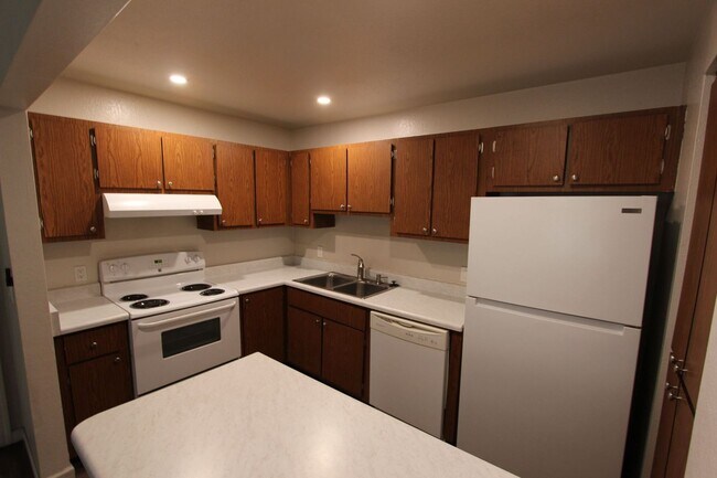 1200 S Riordan Ranch St