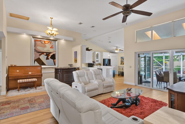 Photo - 348 Eagleton Golf Dr