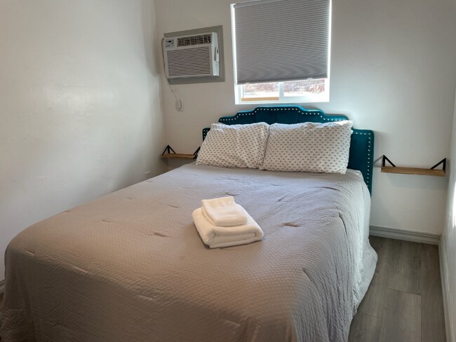 Photo - 1934 Parallel St Unit D