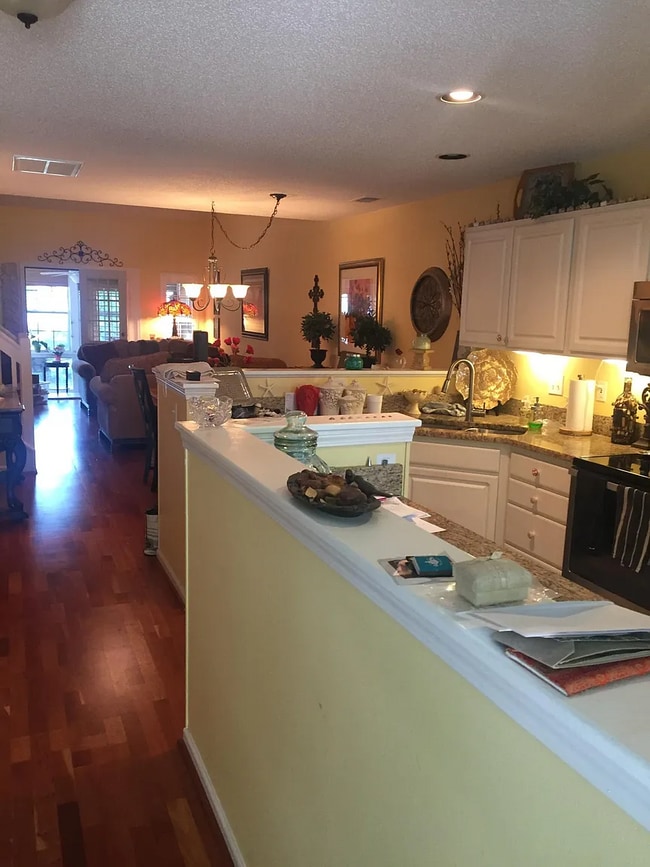 Photo - 71 Pembroke Ln