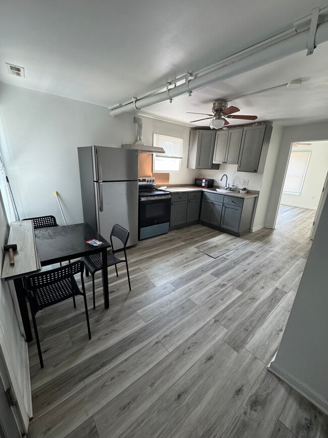 Building Photo - 93 Winchester Ave Unit 2 Rental