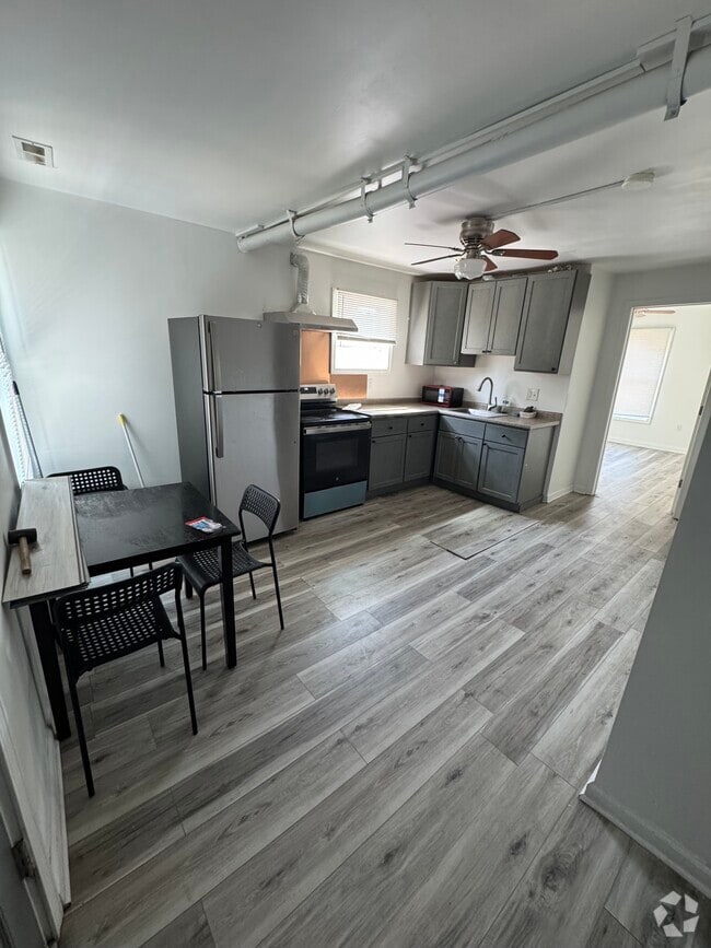 Building Photo - 93 Winchester Ave Unit 2 Rental