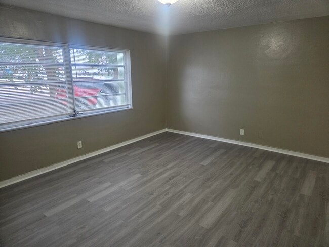 Photo - 2031 Dewey St Unit 101 ADMIRAL CONDO
