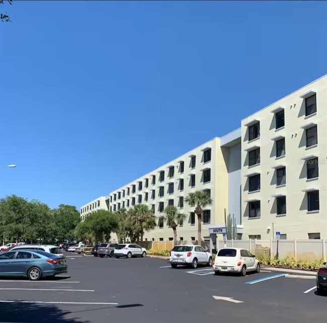 Building Photo - 701 S Madison Ave Unit 422 Rental