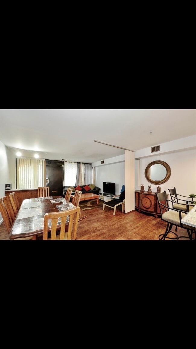 Photo - 813 S Laflin St