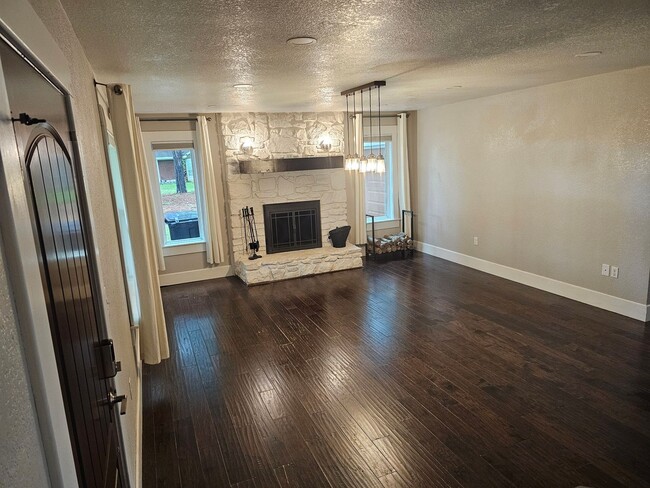 Photo - 2710 Hwy 348