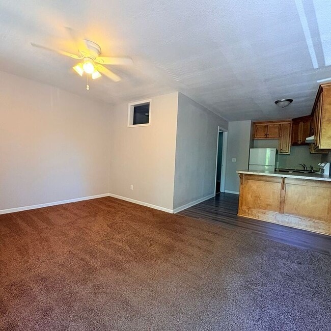Photo - 1405 Neil Ln