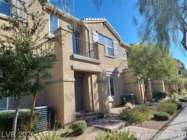 Building Photo - Modern Henderson Townhome with First-Floor...