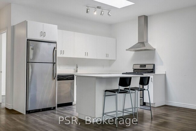 Photo - 464 College St Unit #3