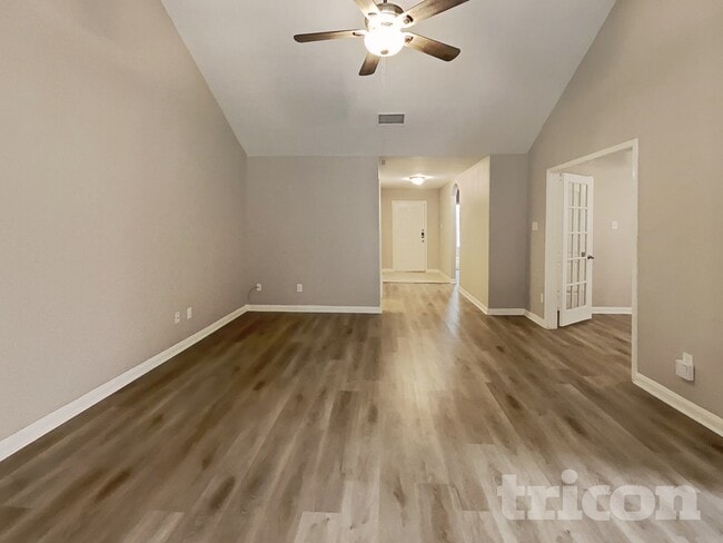 Photo - 112 Liberty Ln