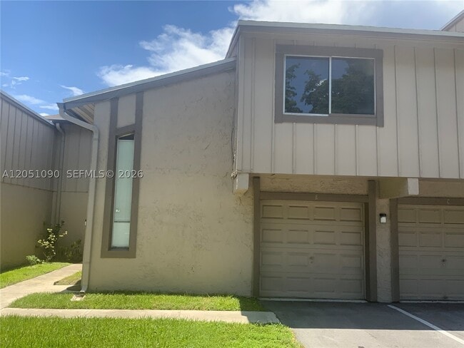 2215 NW 59th Ave