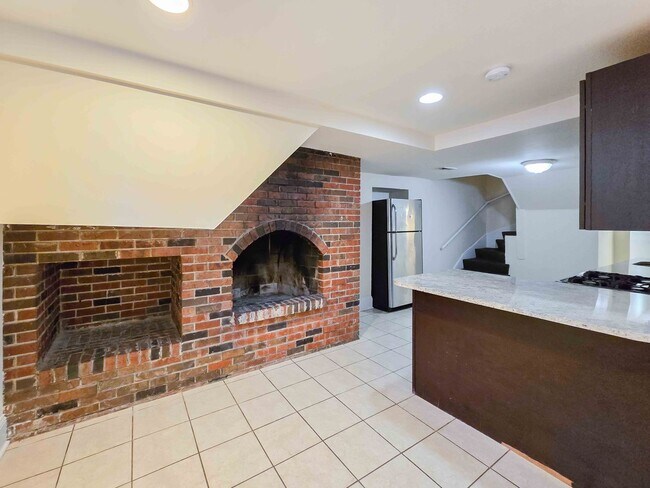 Photo - 877 W Lill Ave Unit 2
