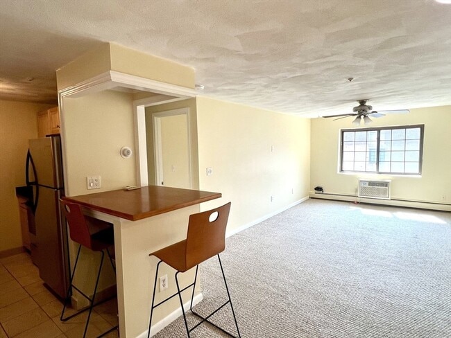 Building Photo - 103 Grove St Unit 337