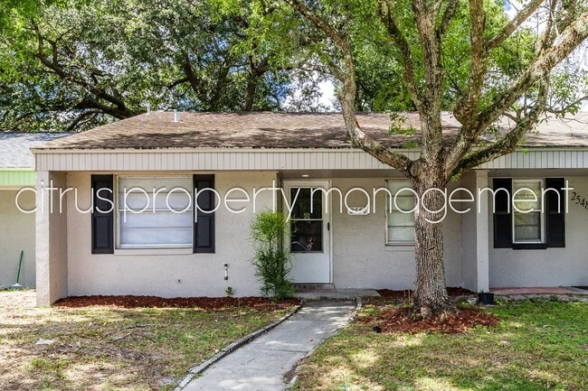 Building Photo - 2/2 Home with fenced yard