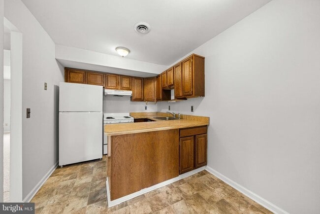 Photo - 132 E Green Valley Cir