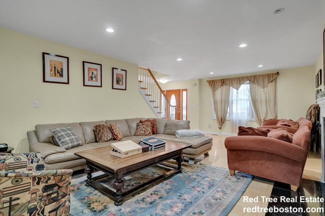 Photo - 829 Chestnut St