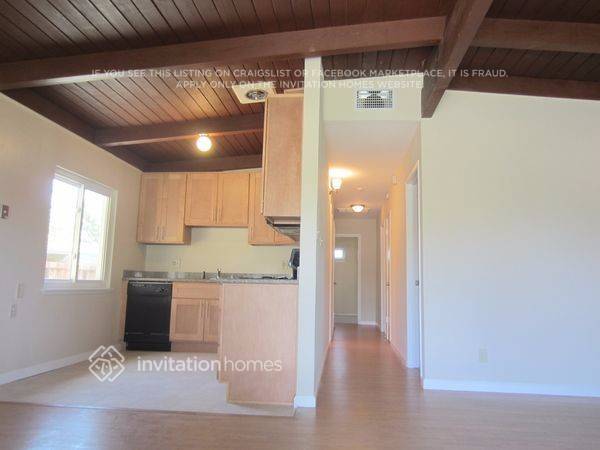 Building Photo - 1321 Monroe St Rental