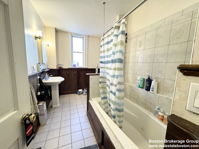 Photo - 145 Saint Alphonsus St Unidad 1