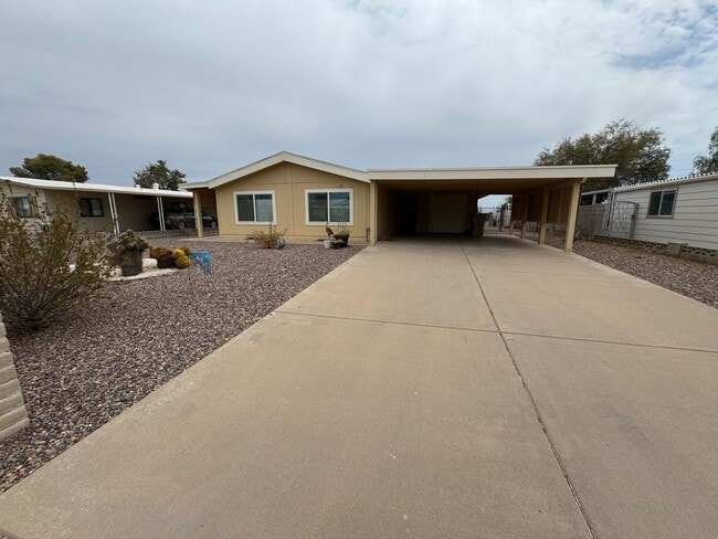 Building Photo - 9331 E Navajo Pl Rental