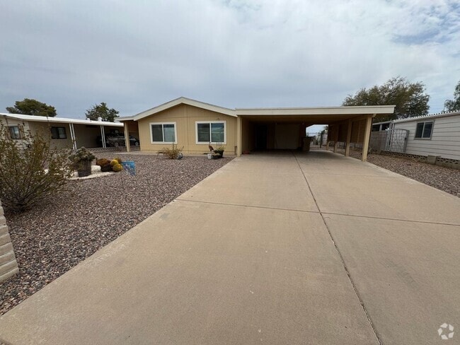 Building Photo - 9331 E Navajo Pl Rental