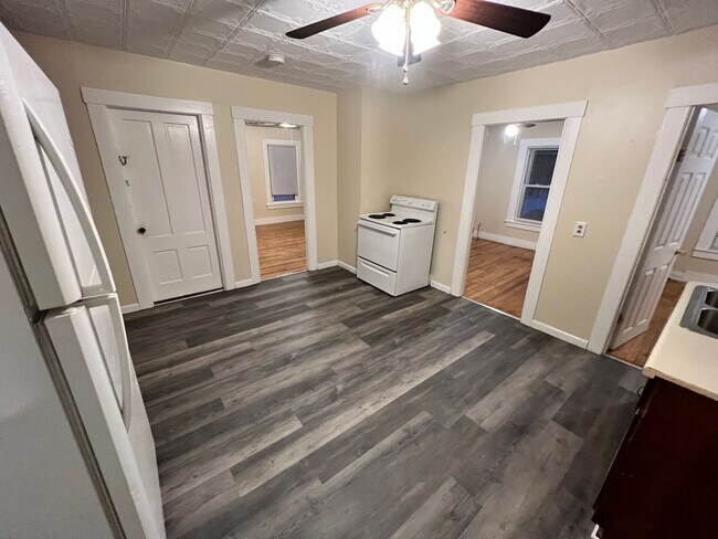 Photo - 23-25-25 Dale St Unidad 23 Dale St