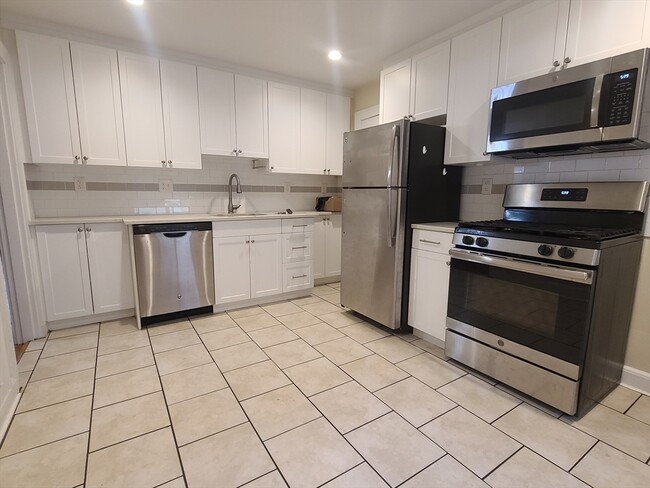 Photo - 429 Newport Ave Unit 4