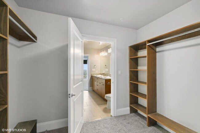 Photo - Luxury Meets Location – Prime 1 Bed Near H... Unit AHP3