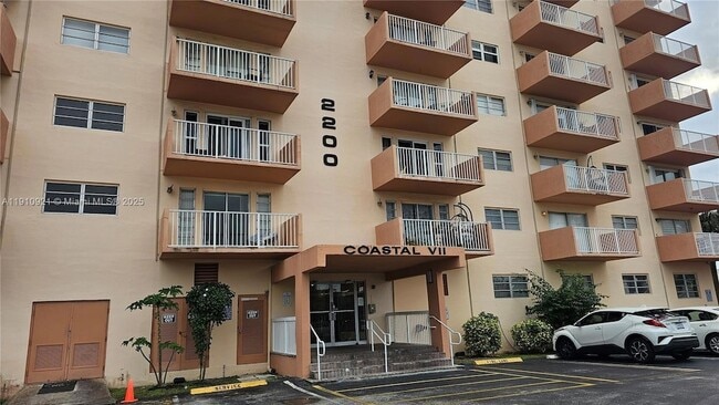 Building Photo - 2200 E Hallandale Beach Blvd Unit 709