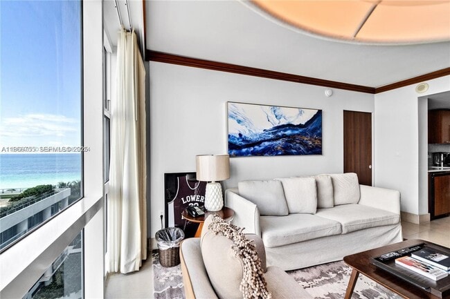 6801 Collins Ave Unit 818