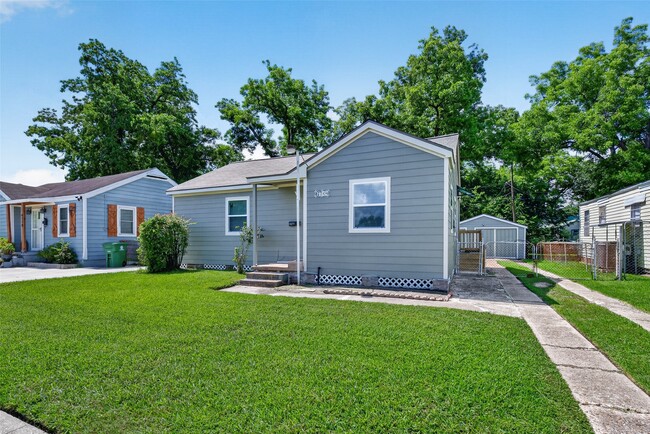 Photo - 6714 Moss Rose St