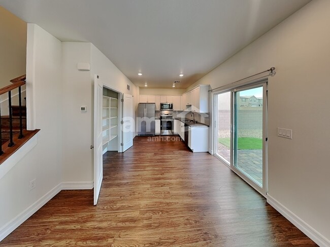 Photo - 4719 Tree Swing St