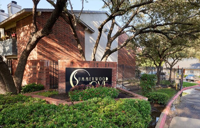 Summerwood Cove Entrance - Summerwood Cove