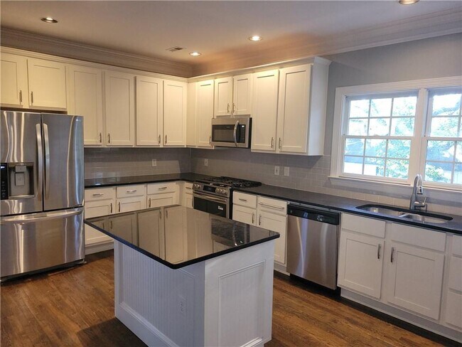 Photo - 371 Kendrick Ave SE