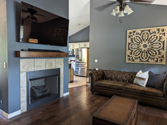 Photo - 22 Lyndhurst Dr