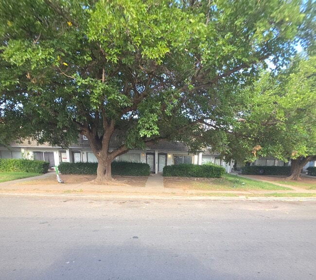 Building Photo - Park Place Townhomes 4414