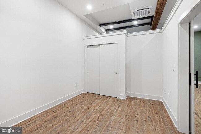 Photo - 201 Leverington Ave Unidad 101