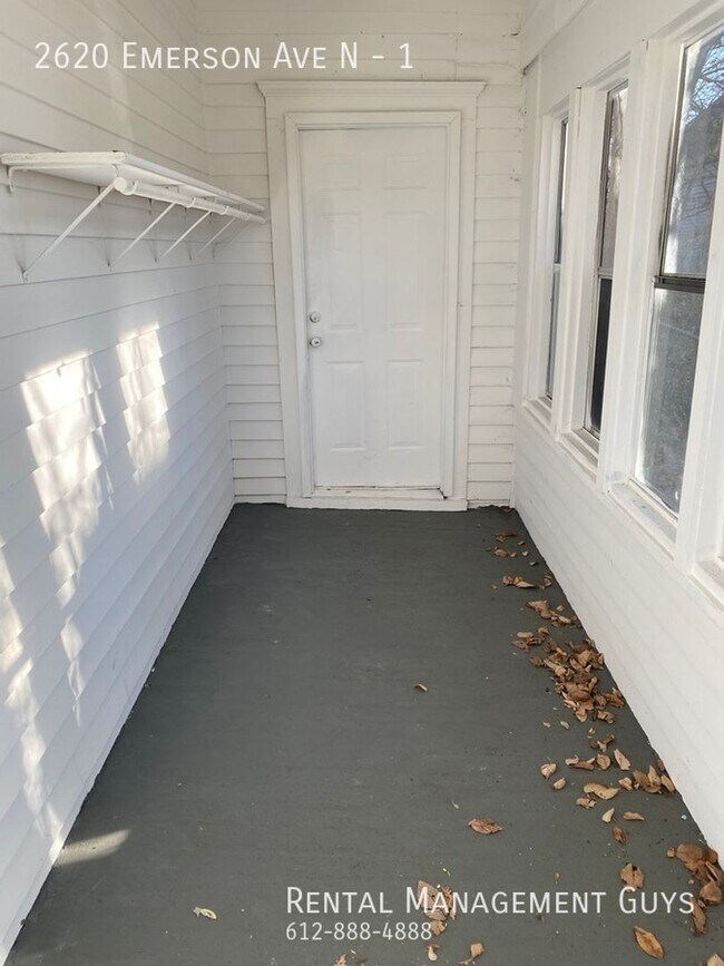 Photo - 2620 Emerson Ave N Unidad 1