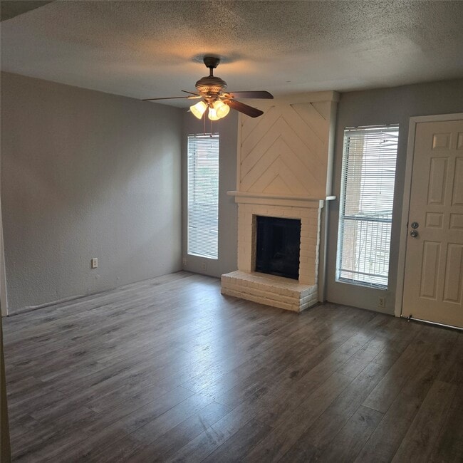 Building Photo - 2100 Wilcrest Dr Unit 226 Rental