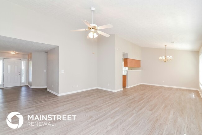 Photo - 240 Circle Rd