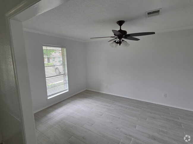 Building Photo - 1013 Patricia Dr Rental