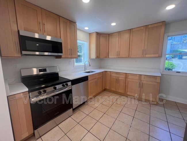 Photo - 2628 State St