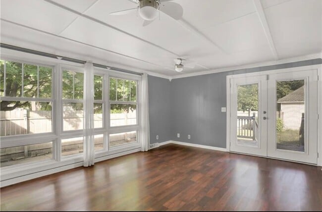 Photo - 1902 Thompson St Unit 127 Grant Street